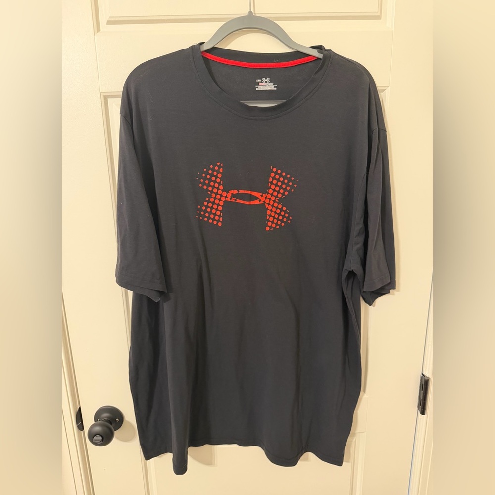 Under Armour Tshirt
